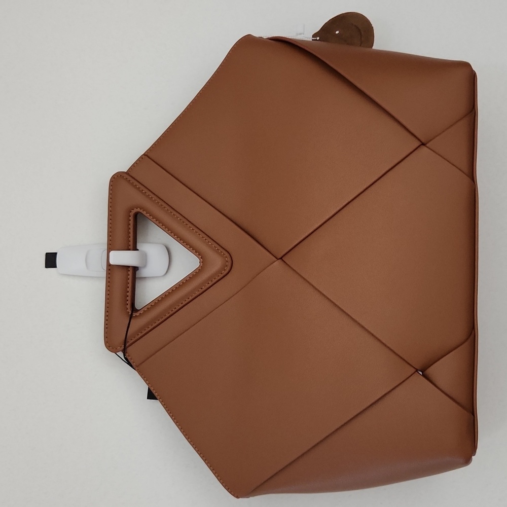 SB94872 Tan 💯 ITALIAN LEATHER wide strap weave bag